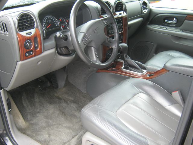 GMC Envoy 2004 photo 1