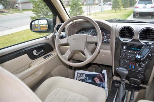 GMC Envoy 2004 photo 3