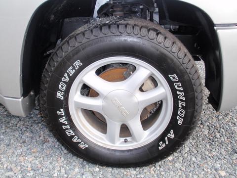 GMC Envoy 2004 photo 3