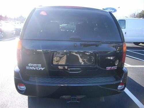 GMC Envoy 2004 photo 2