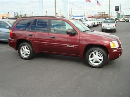 GMC Envoy 2004 photo 2