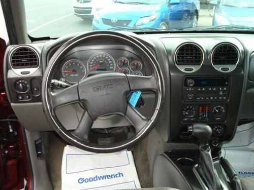 GMC Envoy 2004 photo 3