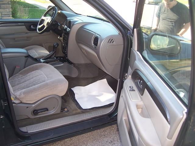 GMC Envoy 2004 photo 1