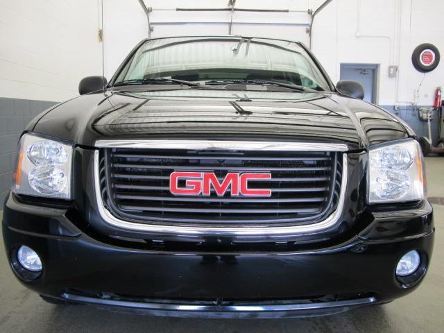 GMC Envoy 2004 photo 1