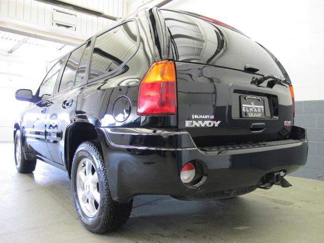 GMC Envoy 2004 photo 3