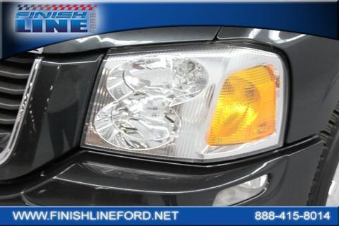 GMC Envoy 2004 photo 2