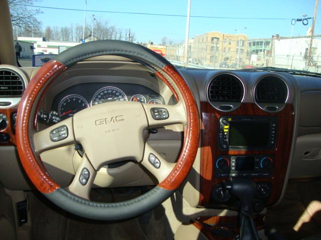 GMC Envoy 2004 photo 3