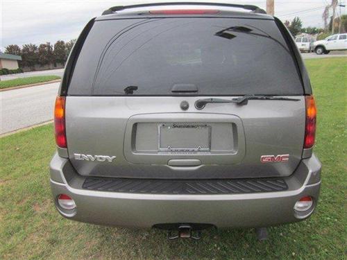 GMC Envoy 2005 photo 2