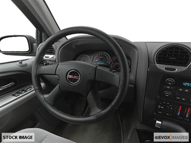 GMC Envoy 2005 photo 1