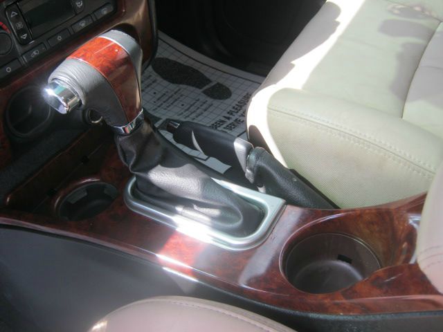 GMC Envoy 2005 photo 2