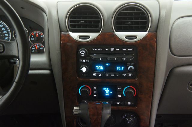 GMC Envoy 2005 photo 15