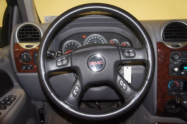 GMC Envoy 2005 photo 16