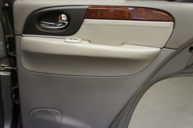 GMC Envoy 2005 photo 18