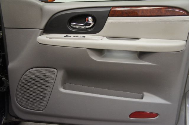 GMC Envoy 2005 photo 19