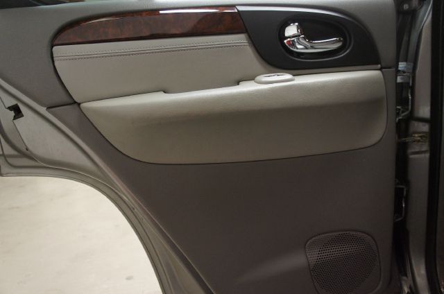 GMC Envoy 2005 photo 21