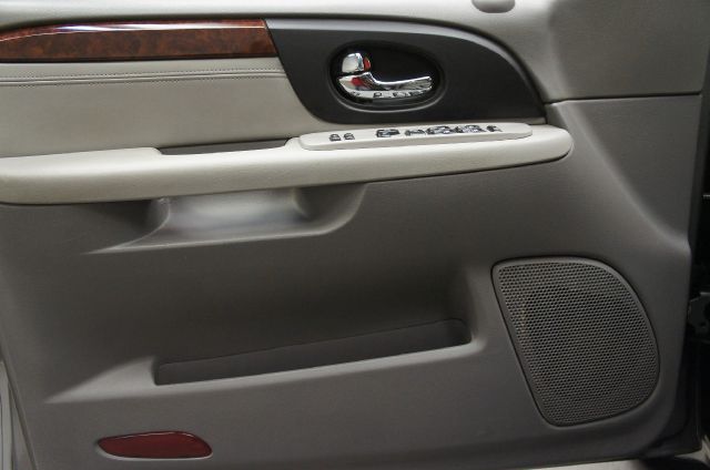GMC Envoy 2005 photo 4