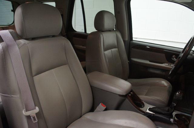 GMC Envoy 2005 photo 5