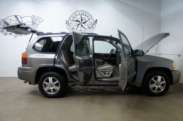 GMC Envoy 2005 photo 9
