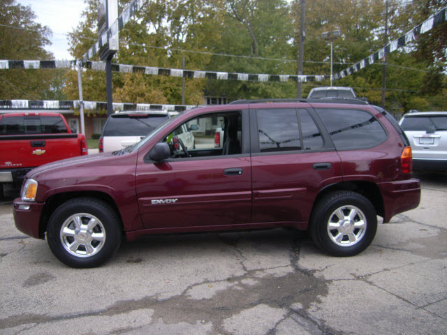 GMC Envoy 2005 photo 1