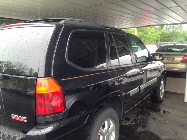 GMC Envoy 2005 photo 2