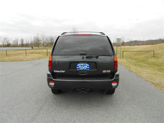 GMC Envoy 2005 photo 1