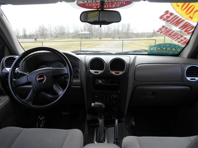 GMC Envoy 2005 photo 18
