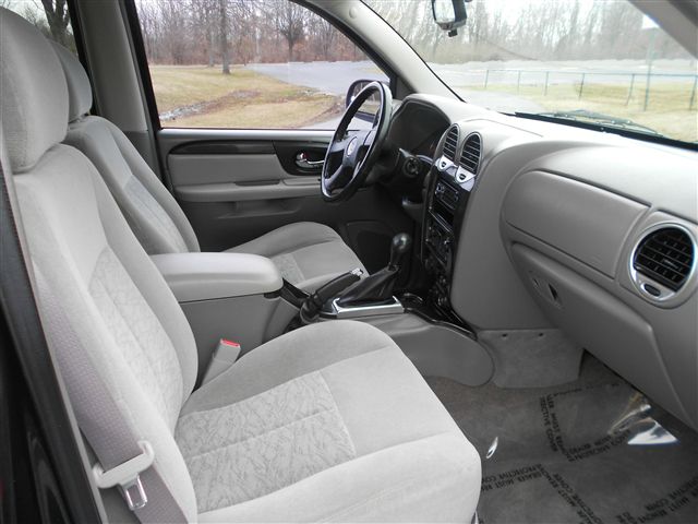 GMC Envoy 2005 photo 6