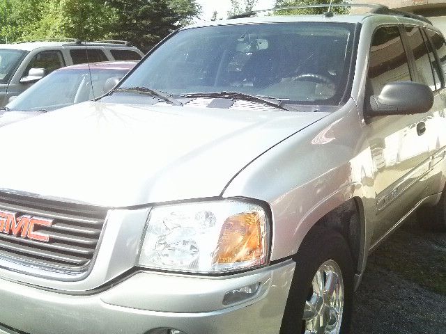 GMC Envoy 2005 photo 1