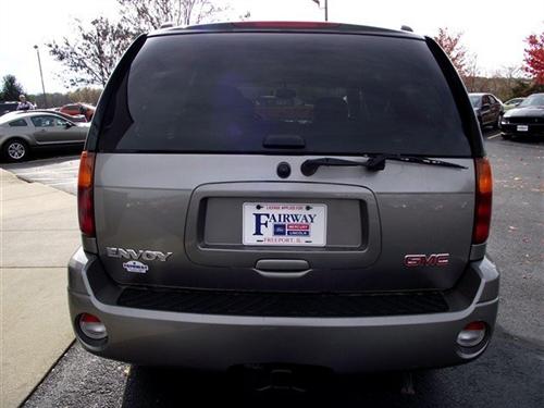 GMC Envoy 2005 photo 3
