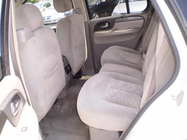 GMC Envoy 2005 photo 2