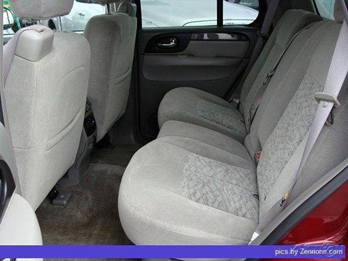 GMC Envoy 2005 photo 5