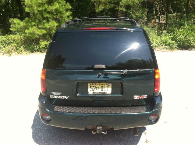 GMC Envoy 2005 photo 1