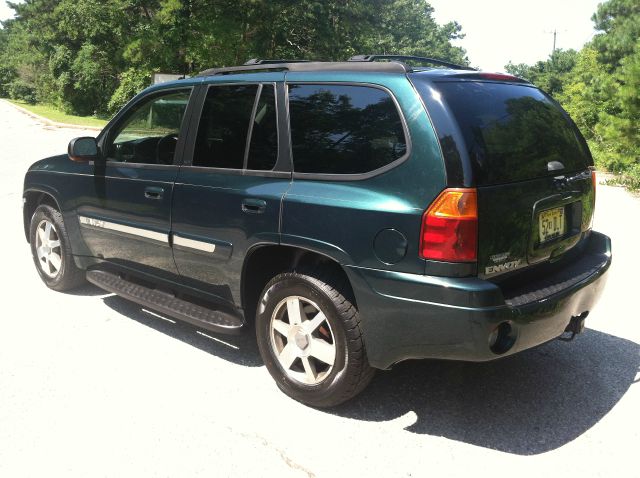 GMC Envoy 2005 photo 2