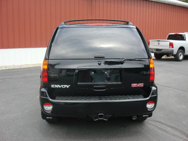 GMC Envoy 4x4 Crew Cab LE SUV