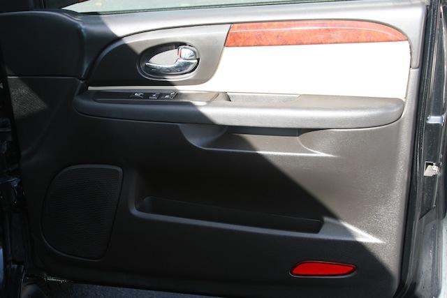 GMC Envoy 2005 photo 5