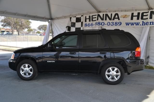GMC Envoy 2005 photo 1