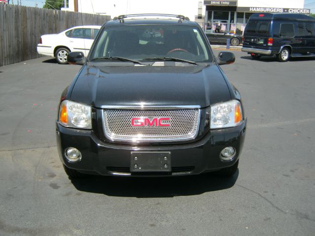 GMC Envoy 2005 photo 2