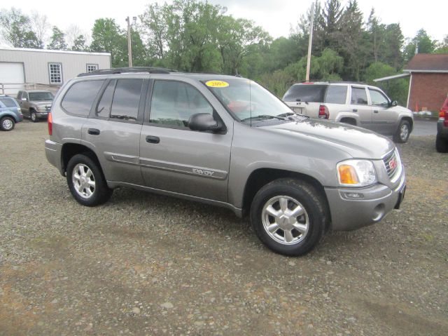 GMC Envoy 2005 photo 14