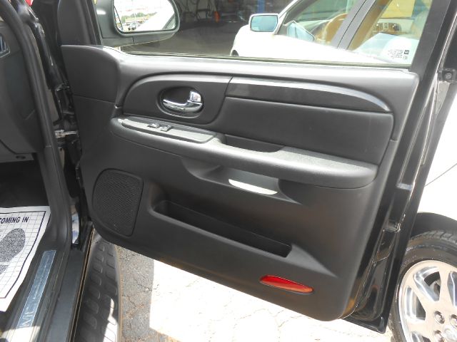 GMC Envoy 2005 photo 7