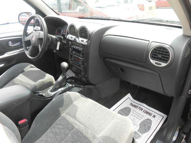 GMC Envoy 2005 photo 8