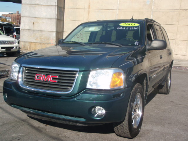 GMC Envoy 2005 photo 1