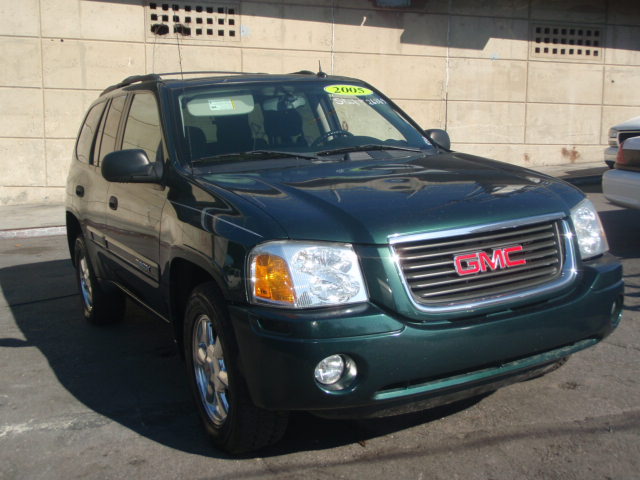 GMC Envoy 2005 photo 2