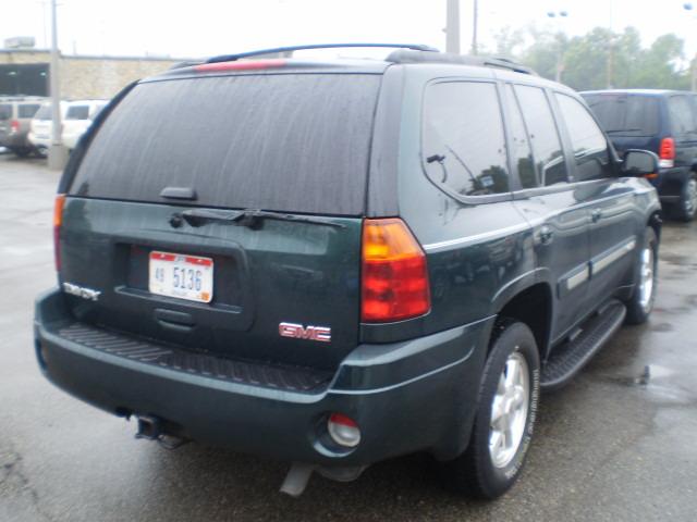 GMC Envoy 2005 photo 2