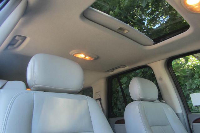 GMC Envoy 2005 photo 15