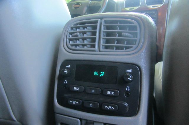 GMC Envoy 2005 photo 18