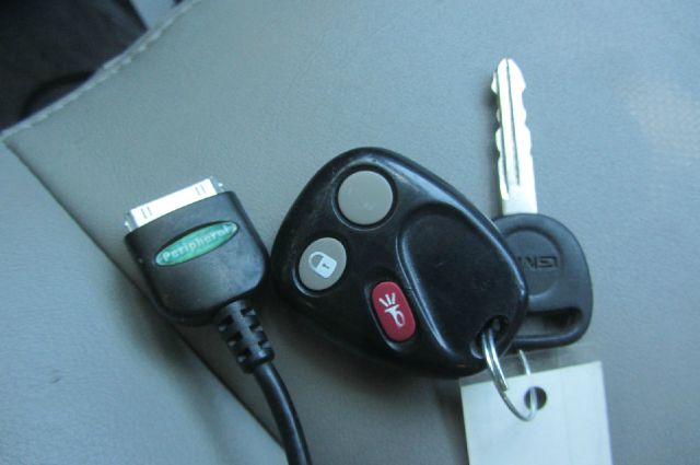 GMC Envoy 2005 photo 2