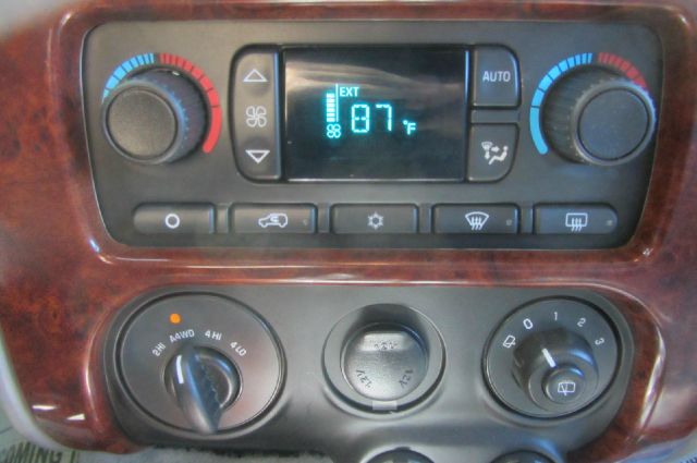 GMC Envoy 2005 photo 31