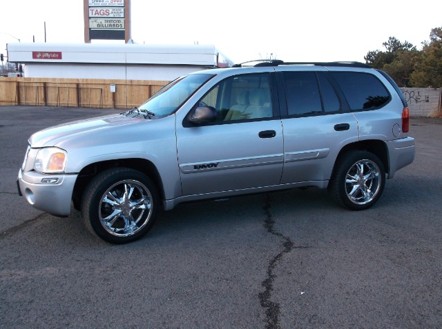 GMC Envoy 2005 photo 1