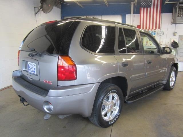 GMC Envoy 2005 photo 3