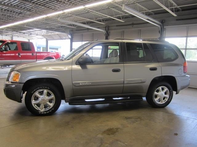 GMC Envoy 2005 photo 1